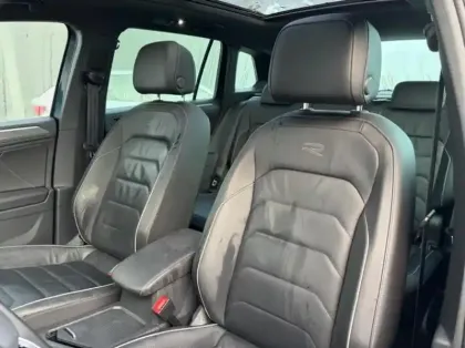 Photo 13 Volkswagen Tiguan  2.0 TDI 150ch R-Line Exclusive DSG7