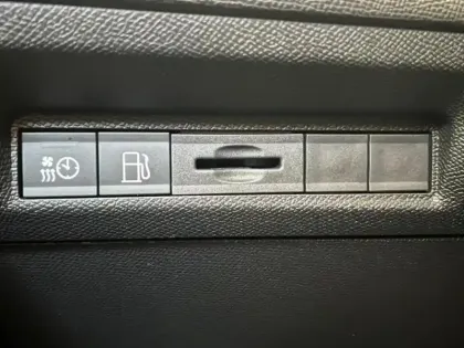 Photo 12 Peugeot 308  Plug-In Hybrid 225ch GT e-EAT8