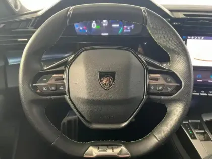 Photo 14 Peugeot 308  Plug-In Hybrid 225ch GT e-EAT8