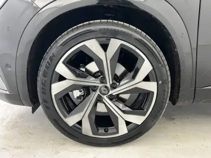 Photo 84 Renault Austral  E-Tech full hybrid 200 GSR2