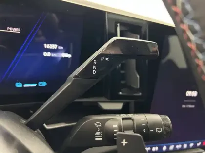 Photo 82 Renault Austral  E-Tech full hybrid 200 GSR2