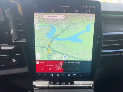 Photo 37 Renault Espace  E-Tech full hybrid 200 GSR2