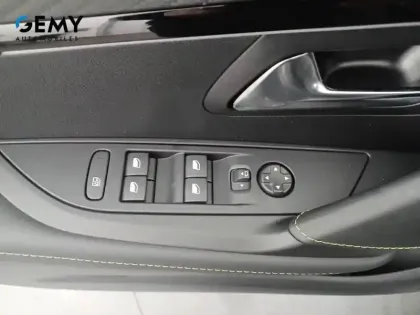 Photo 11 Peugeot 208  Hybrid 100 e-DCS6