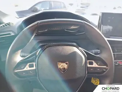 Photo 79 Peugeot 208  PureTech 75 S&S BVM5