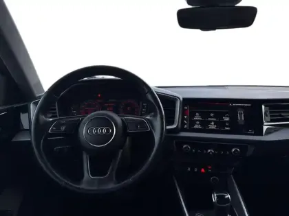 Photo 11 Audi A1  Sportback 30 TFSI 110 ch S tronic 7