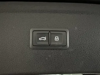 Photo 17 Audi Q5  55 TFSI e 367 S tronic 7 Quattro