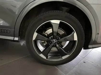 Photo 8 Audi Q5  55 TFSI e 367 S tronic 7 Quattro