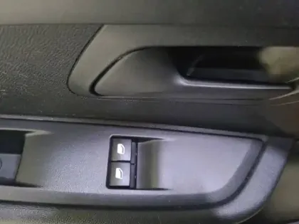 Photo 45 Peugeot 208 Gén. II Ph1 NG Active 5