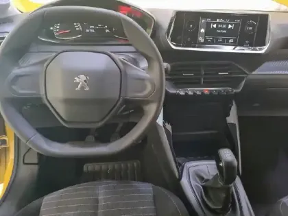 Photo 79 Peugeot 208  PureTech 75 S&S BVM5