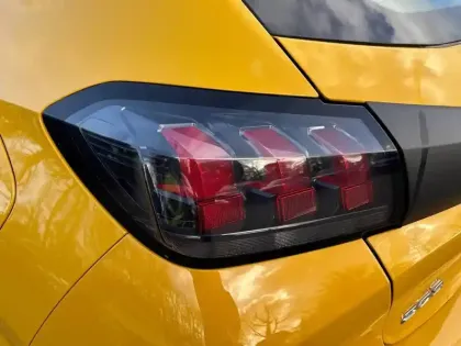 Photo 16 Peugeot 208  PureTech 75 S&S BVM5