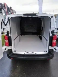 Photo 28 Fiat Scudo  FOURGON M DIESEL 150 CH AUTOMATIQUE