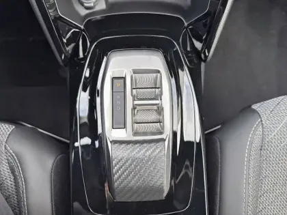 Photo 13 Peugeot 2008  Hybrid 145 e-DCS6