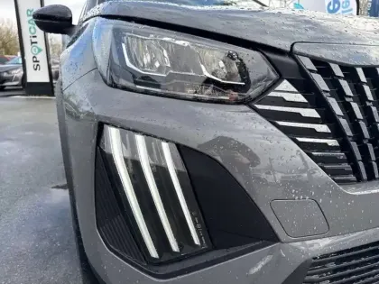 Photo 15 Peugeot 2008  Hybrid 145 e-DCS6