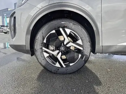 Photo 32 Peugeot 2008  Hybrid 145 e-DCS6