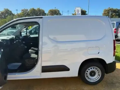 Photo 57 Fiat Doblo  FOURGON M 100 CH MANUELLE CHARGE UTILE MAJOREE DIESEL