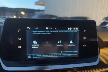 Photo 22 Peugeot 2008  PureTech 130 S&S EAT8