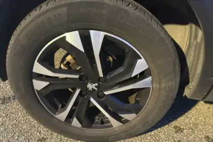 Photo 14 Peugeot 2008  PureTech 130 S&S EAT8