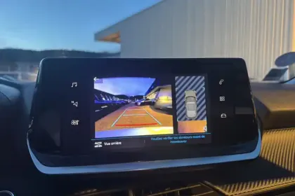 Photo 18 Peugeot 2008  PureTech 130 S&S EAT8