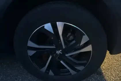 Photo 11 Peugeot 2008  PureTech 130 S&S EAT8