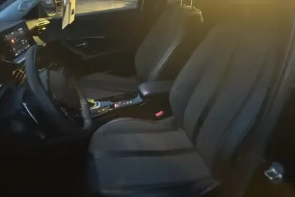 Photo 9 Peugeot 2008  PureTech 130 S&S EAT8