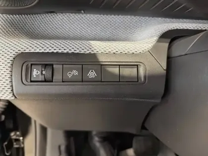 Photo 18 Citroën C3  Hybride 110 ch e-DCS6