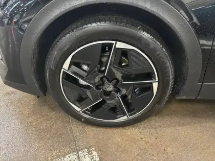 Photo 32 Peugeot 408  Hybrid 145 e-DCS6