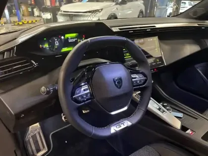 Photo 48 Peugeot 408  Hybrid 145 e-DCS6