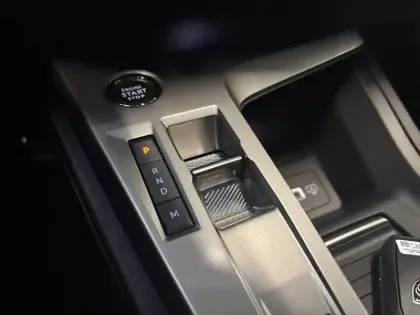 Photo 13 Peugeot 408  Hybrid 145 e-DCS6