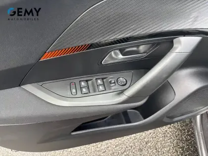 Photo 12 Peugeot 2008  BlueHDi 110 S&S BVM6