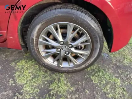 Photo 10 Toyota Yaris  Hybride 100h