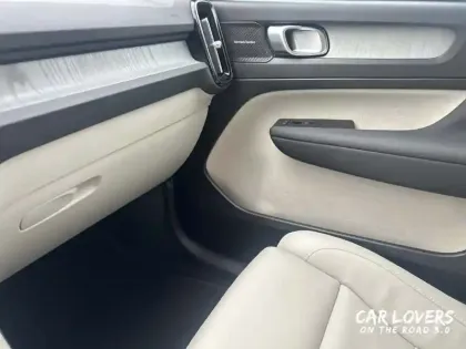 Photo 24 Volvo Xc40  B3 163 ch DCT7