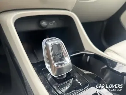 Photo 13 Volvo Xc40  B3 163 ch DCT7