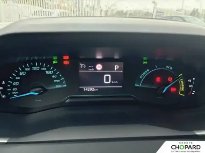 Photo 47 Peugeot 2008  Hybrid 136 e-DCS6