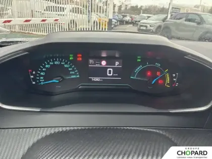 Photo 50 Peugeot 2008  Hybrid 136 e-DCS6