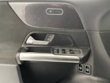 Photo 61 Mercedes GLA  250 e Hybrid EQ 8G-DCT