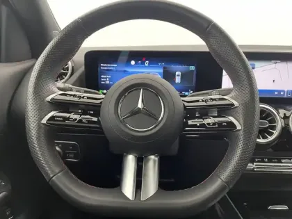 Photo 90 Mercedes GLA  250 e Hybrid EQ 8G-DCT