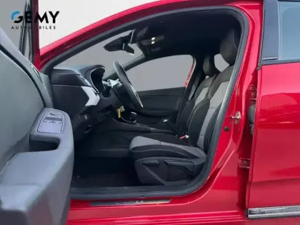 Photo 8 Renault Clio  E-Tech 140