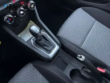 Photo 18 Renault Clio  E-Tech 140