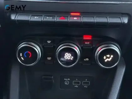 Photo 14 Renault Clio  E-Tech 140