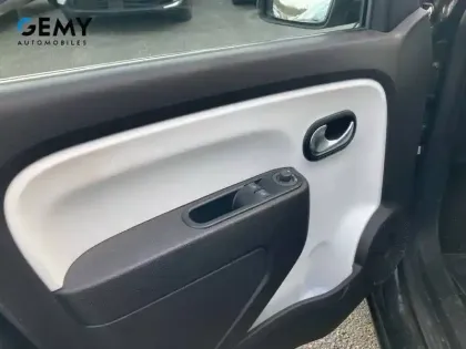 Photo 11 Renault Twingo  III E-Tech