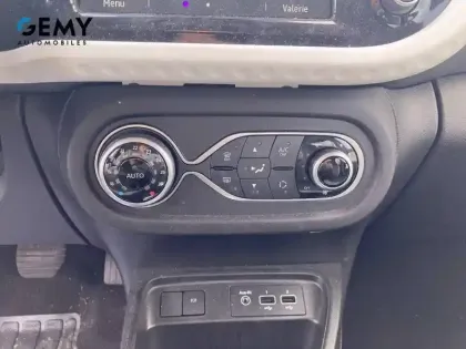 Photo 14 Renault Twingo  III E-Tech