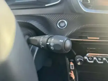 Photo 21 Peugeot 2008  Electrique 136 ch