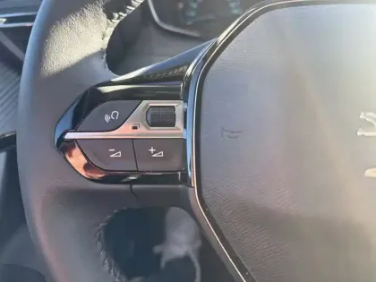 Photo 22 Peugeot 2008  Electrique 136 ch