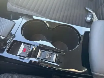 Photo 24 Peugeot 2008  Electrique 136 ch