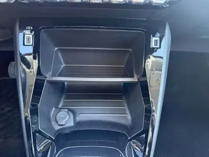 Photo 19 Peugeot 2008  Electrique 136 ch