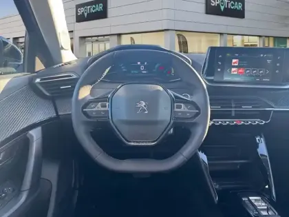 Photo 10 Peugeot 2008  Electrique 136 ch