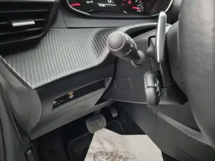 Photo 37 Peugeot 208  PureTech 100 S&S EAT8