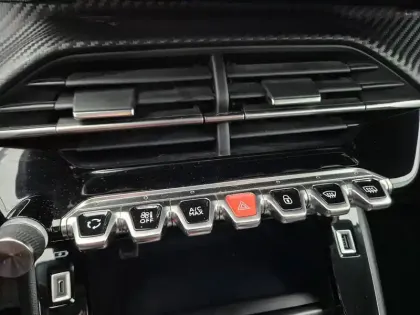 Photo 29 Peugeot 208  PureTech 100 S&S EAT8