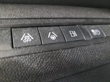 Photo 53 Peugeot 3008  Hybrid4 300 e-EAT8