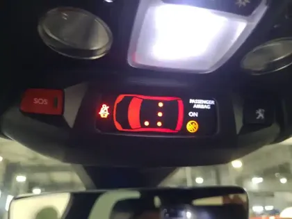 Photo 92 Peugeot 3008  Hybrid4 300 e-EAT8